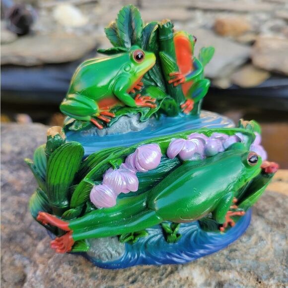 Frog Handpainted Trinket Box - Picture 7 of 12